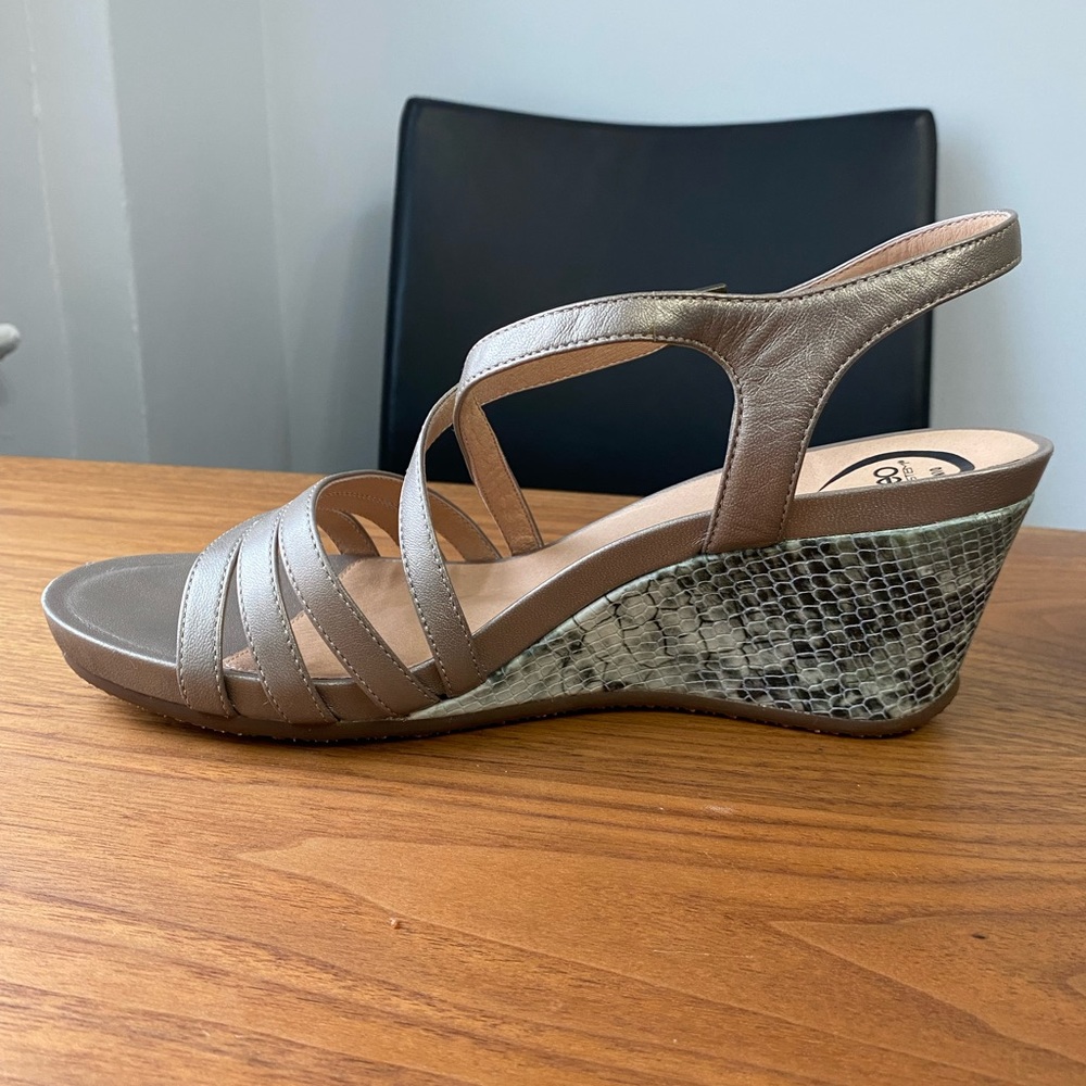 Abeo Sandals